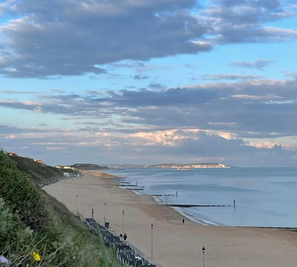 Holiday home Villa Maria Garden Lodge - 2 Mins To Beach - Coastal - Large Garden - Modern Bournemouth